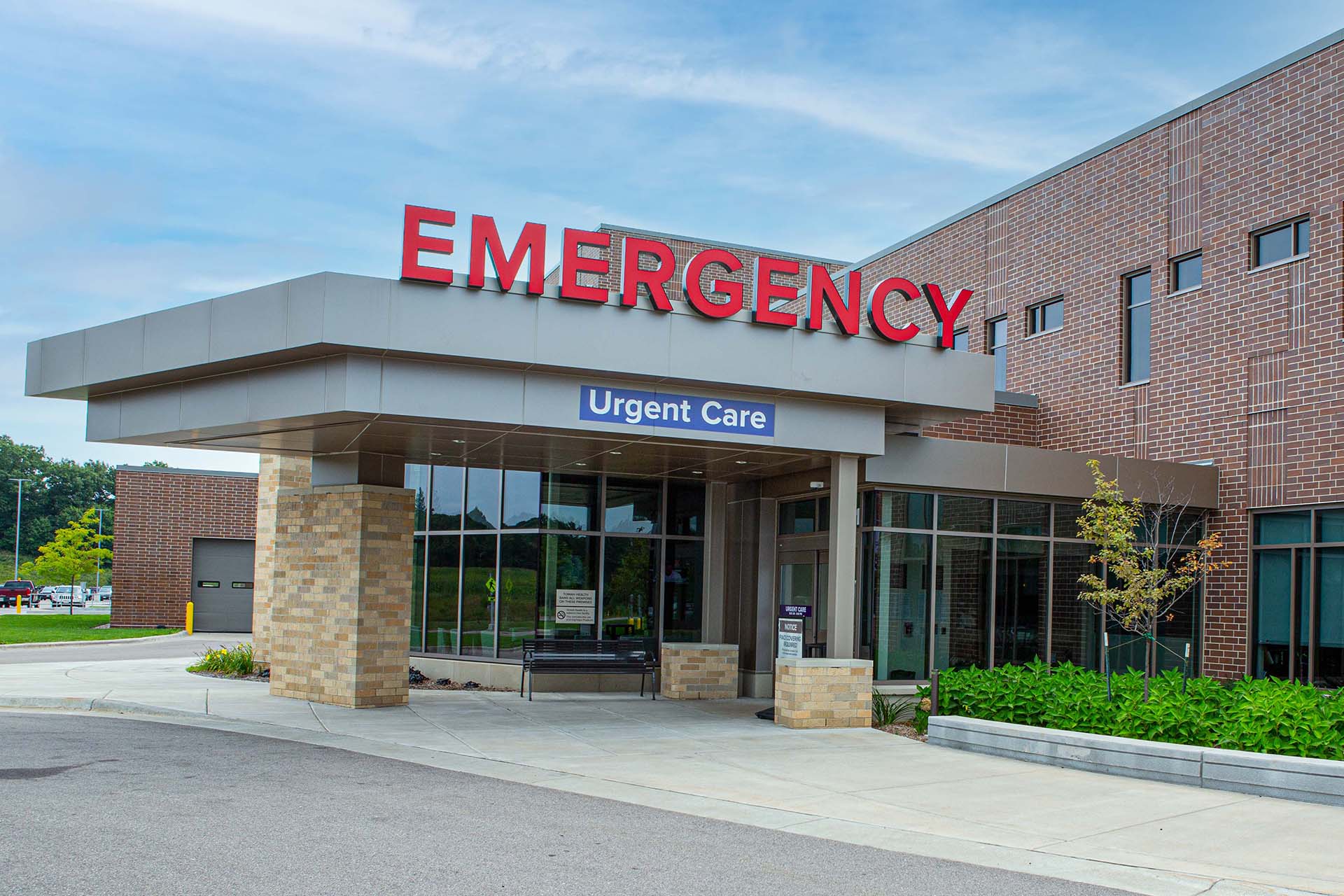 The entrance to Tomah Health emergemcy services